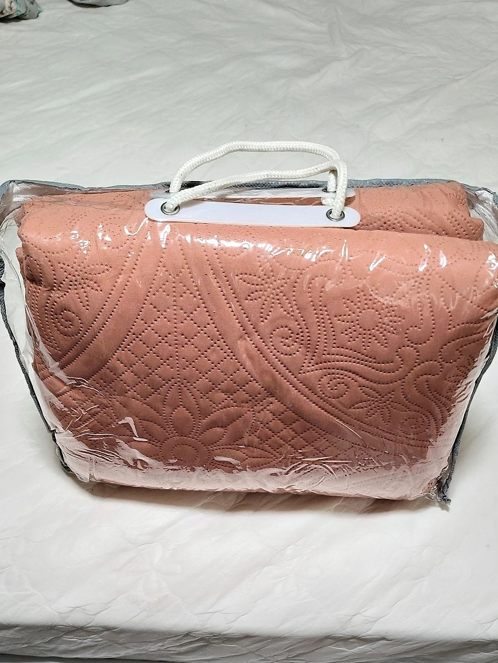 Pink Full/Queen Comforter Set NWT